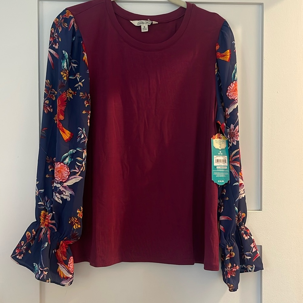 NWT Pioneer Woman top